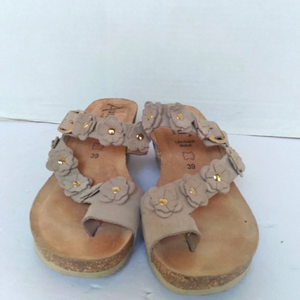 Elegant Floral Wedge Sandals with Gold Accents Comfort Cork Footbed Size 39